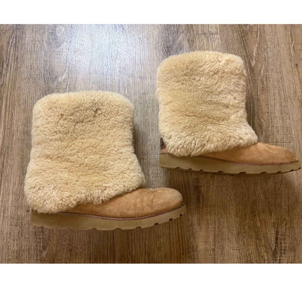 UGG Australia 3220 Classic Short Sheepskin Fur Boots Chestnut Womens 8